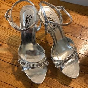 Beautiful prom heels